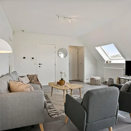 Stylish Renovated Apartment With 2 Terraces And Free Parking In Old Center Of Knokke Apartamento Knokke-Heist