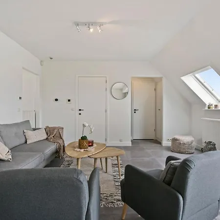 Stylish Renovated Apartment With 2 Terraces And Free Parking In Old Center Of Knokke