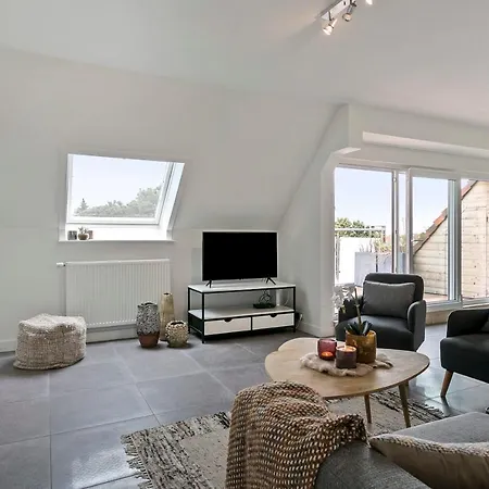 Apartamento Stylish Renovated Apartment With 2 Terraces And Free Parking In Old Center Of Knokke *